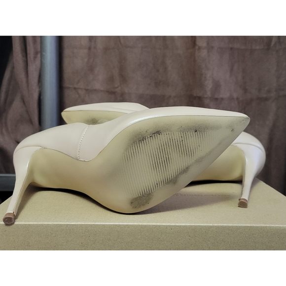 Steve Madden Daisie Nude Leather Pointed Stiletto - Picture 7 of 10